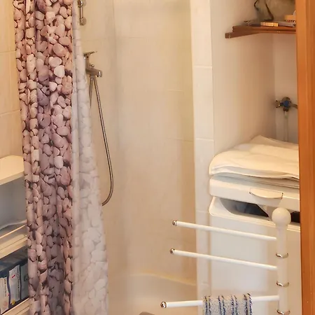 Charmante A Avec Piscine Privee סיסטרון