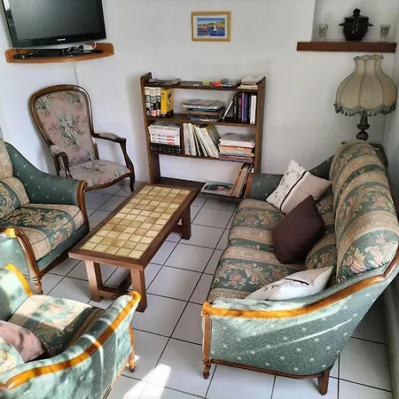 Charmante A Avec Piscine Privee * Систерон