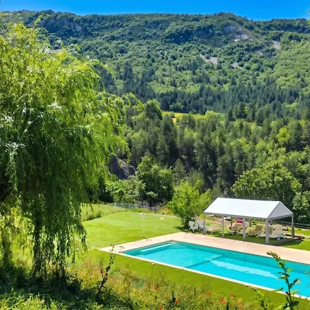 Charmante A Avec Piscine Privee